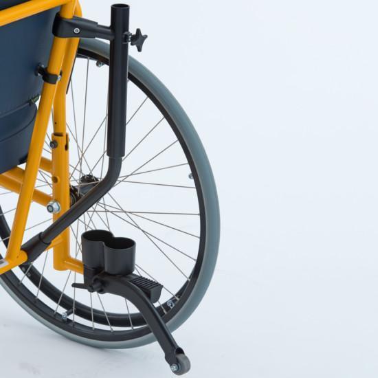 Algol Trehabilta liikkumisen apuvälineet. Rollit-kuljetuspyörätuoli on kiinteän rungon ansiosta kestävä ja hygieeninen ratkaisu potilaan/asiakkaan kuljettamiseen esimerkiksi sairaaloissa.