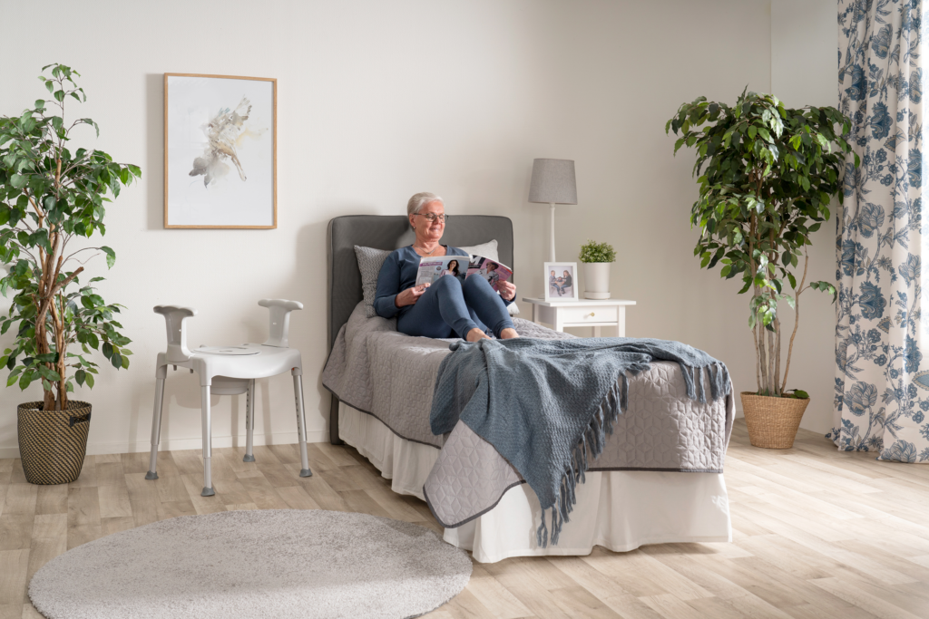 Etac Swift -jalallinen wc-korotus käsituilla