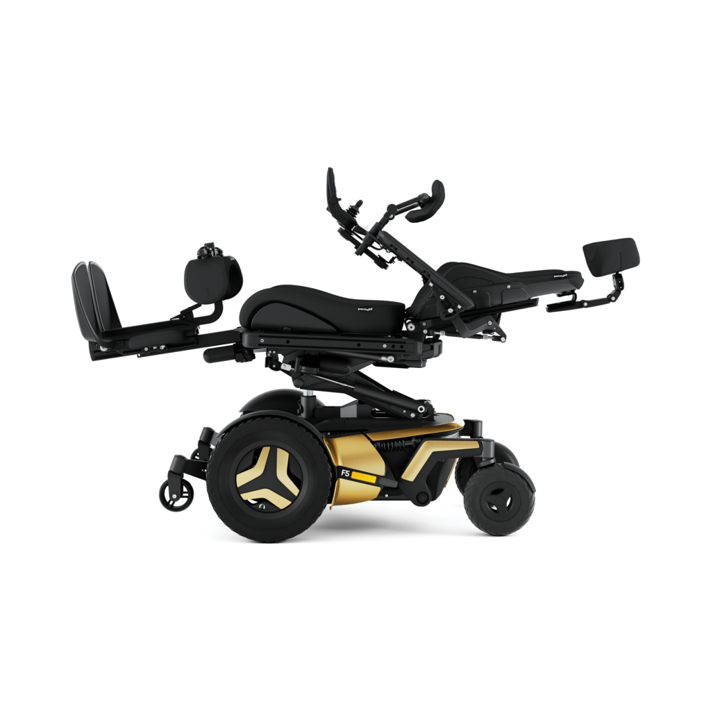Permobil F5 Corpus VS -sähköpyörätuoli - vaaka-asento