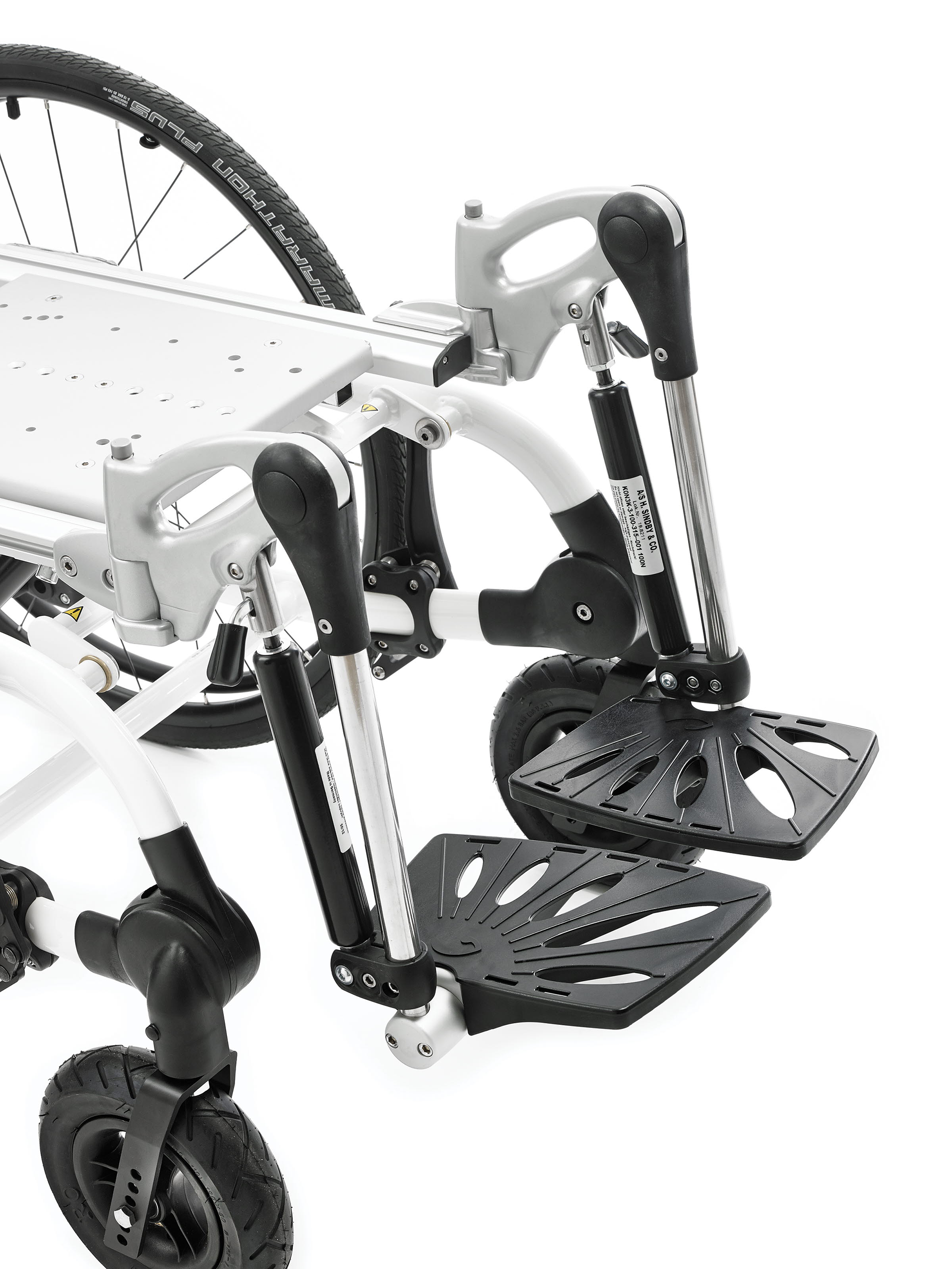 R82 Combi Frame:x -pyörätuolialusta - jalkatuki, kaasujousi