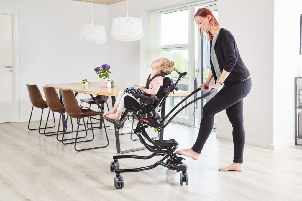 R82 High-low:xo - istuinjärjestelmän alusta - äiti ja lapsi