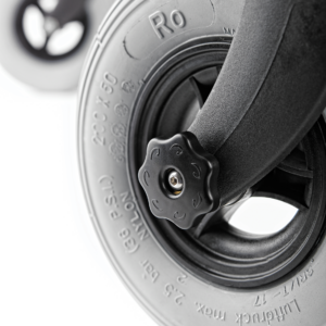 R82 Mustang -kävelyteline - tension adjustable wheels