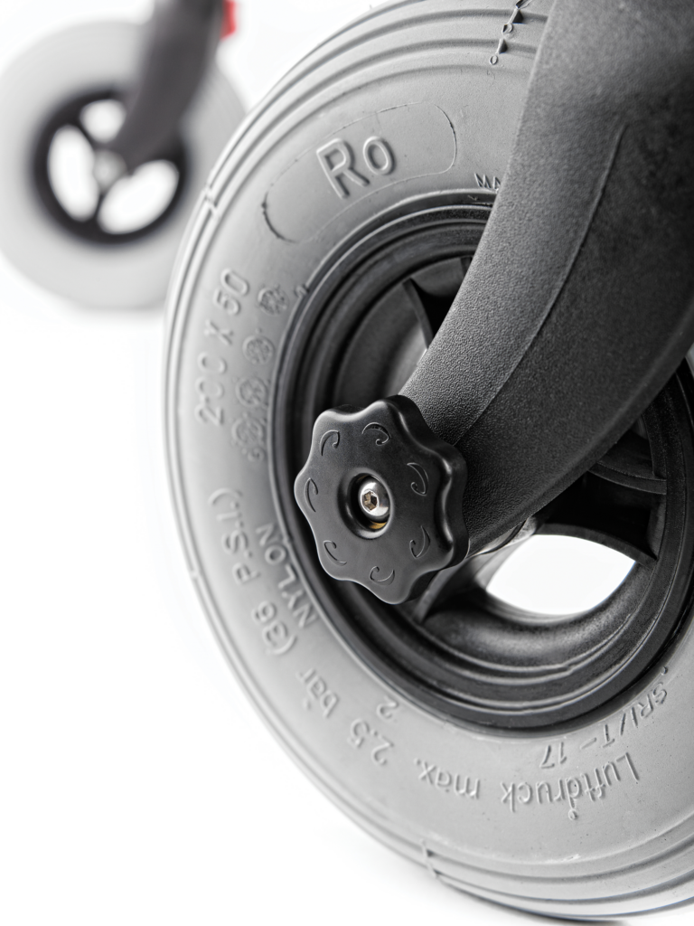 R82 Mustang -kävelyteline - tension adjustable wheels