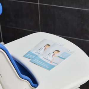 R82 Swan Curo -wc ja -suihkutuoli- Potty book