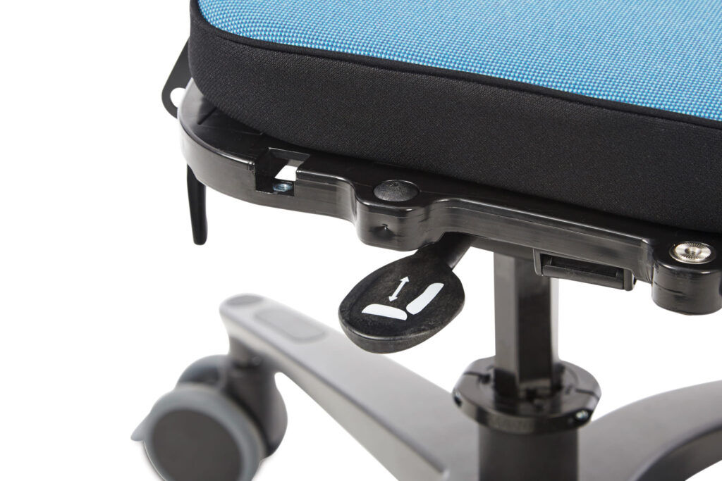 R82 Wombat Solo -työtuoli, koko 2 - height handle under seat
