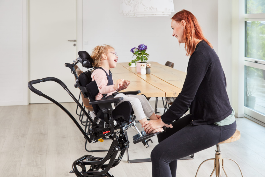 R82 x:panda -istuin high-low:xo alustalla kotona