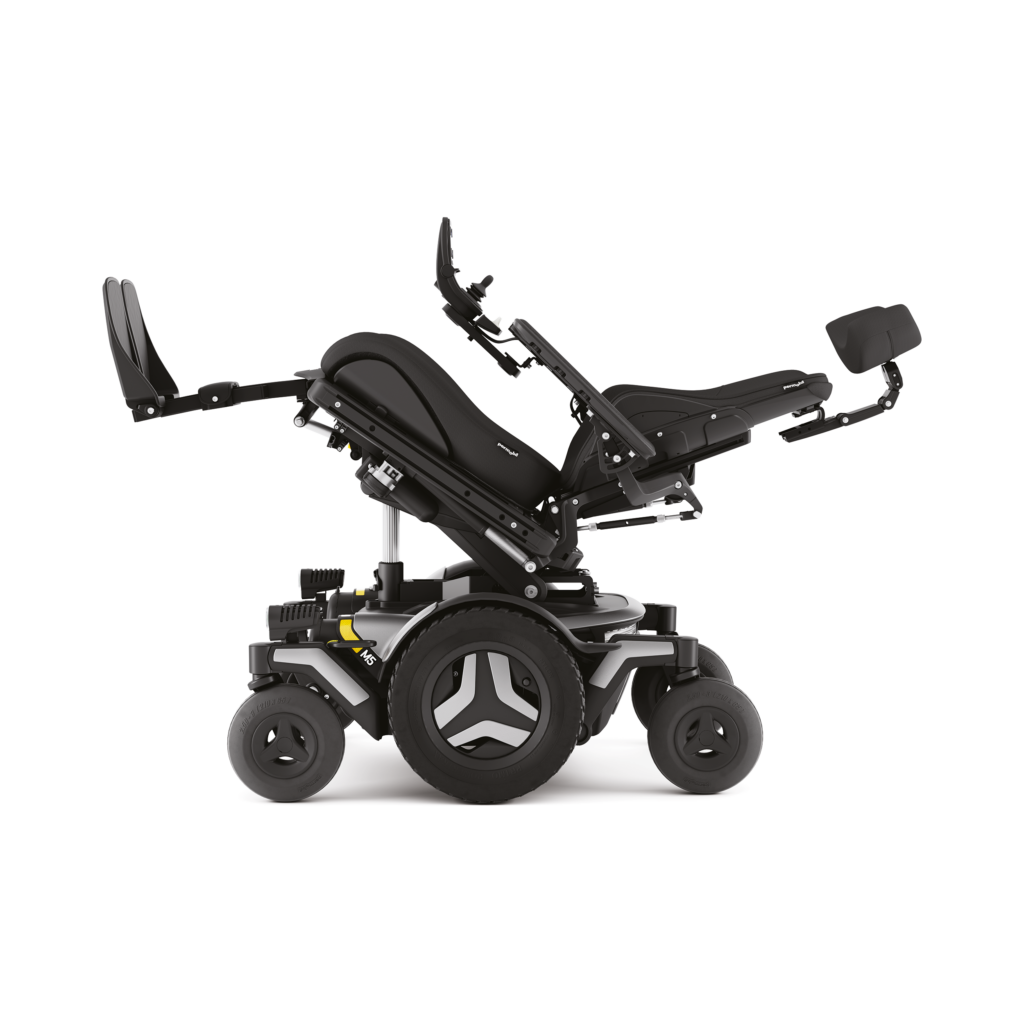 Permobil M5 Corpus -sähköpyörätuolin kallistus